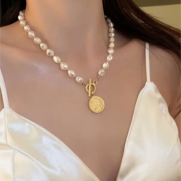 Lab Pearl Beaded Clavicle Necklace Personalized OT Portrait Round Tag Pendant - Picture 9 of 9